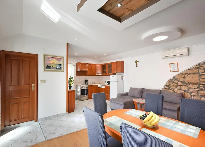 Liljana Appartement *