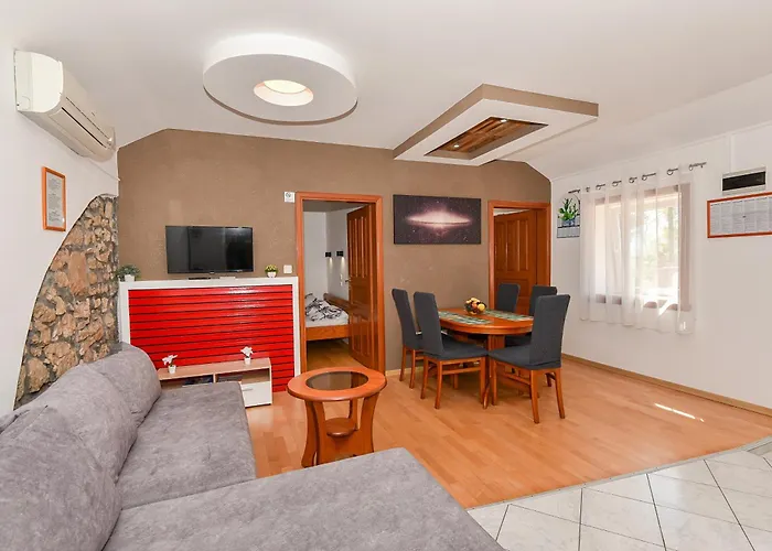 Liljana Apartman Privlaka